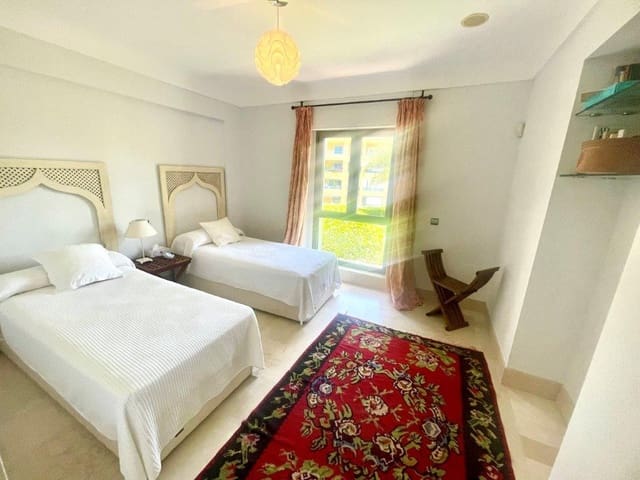 3 chambre Appartement à vendre à Sotogrande, San Roque avec piscine garage - 850 000 € (Ref: 10102203)