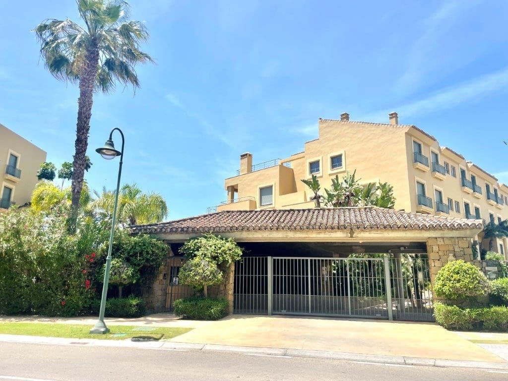 3 chambre Appartement à vendre à Sotogrande avec piscine garage - 850 000 € (Ref: 10102203)