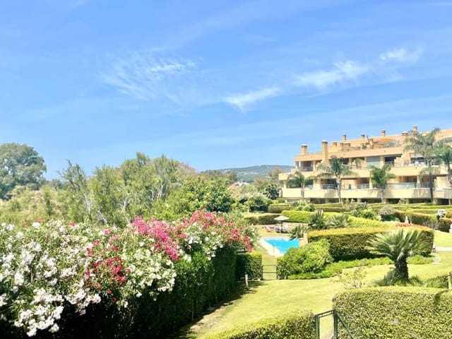 3 chambre Appartement à vendre à Sotogrande, San Roque avec piscine garage - 850 000 € (Ref: 10102203)