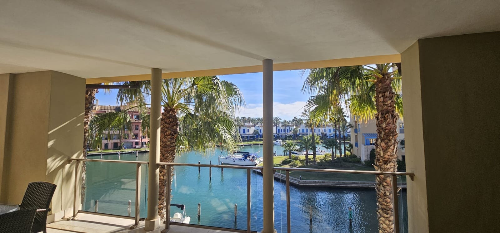 Apartamento de 3 habitaciones en Sotogrande en venta con garaje - 610.000 € (Ref: 3416373)