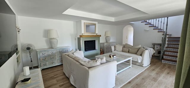 Chalet de 4 habitaciones en Sotogrande Alto, San Roque en venta con piscina garaje - 1.595.000 € (Ref: 7435066)
