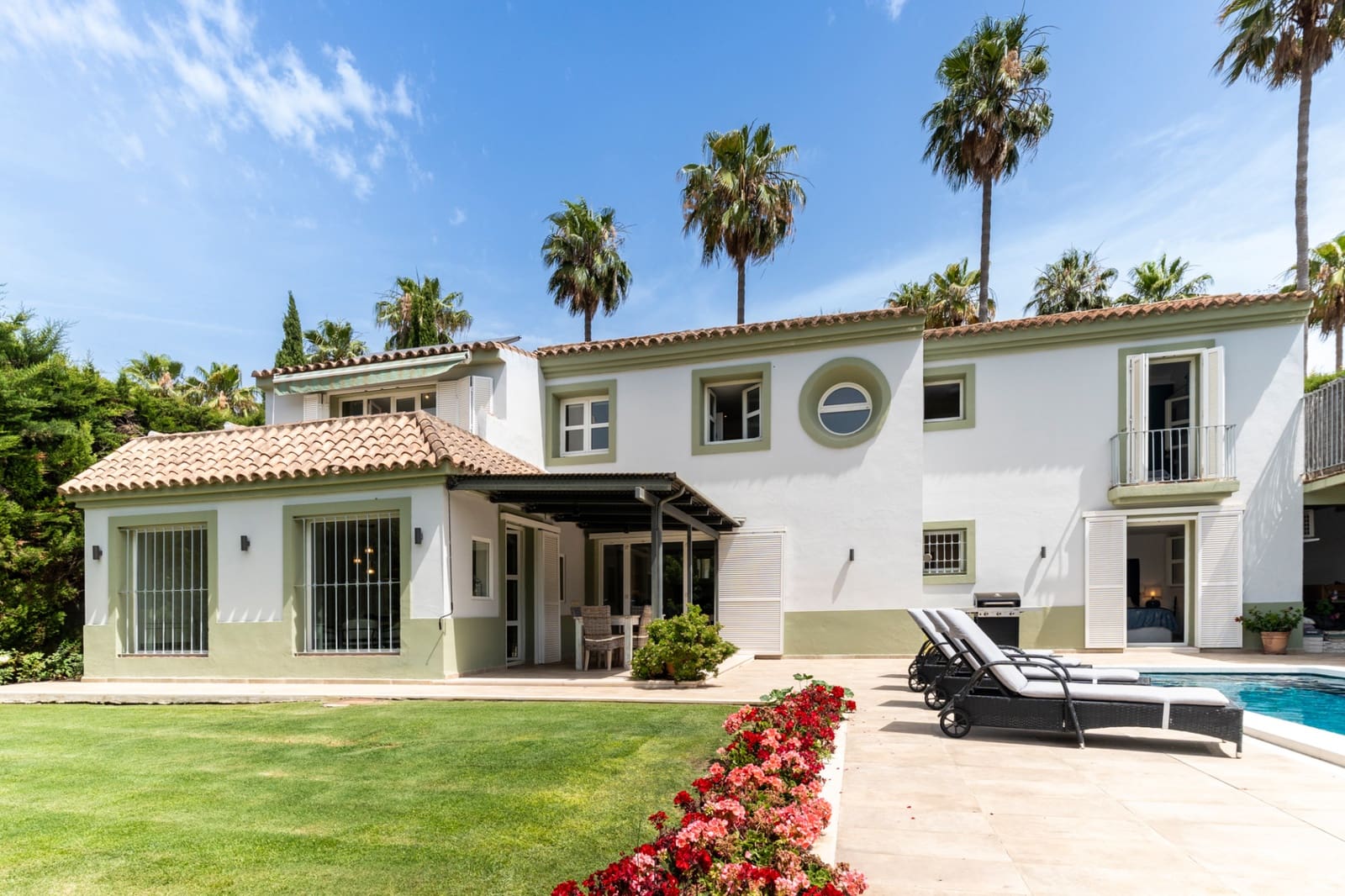 4 bedroom Villa for sale in Sotogrande with pool garage - € 1,495,000 (Ref: 7435066)
