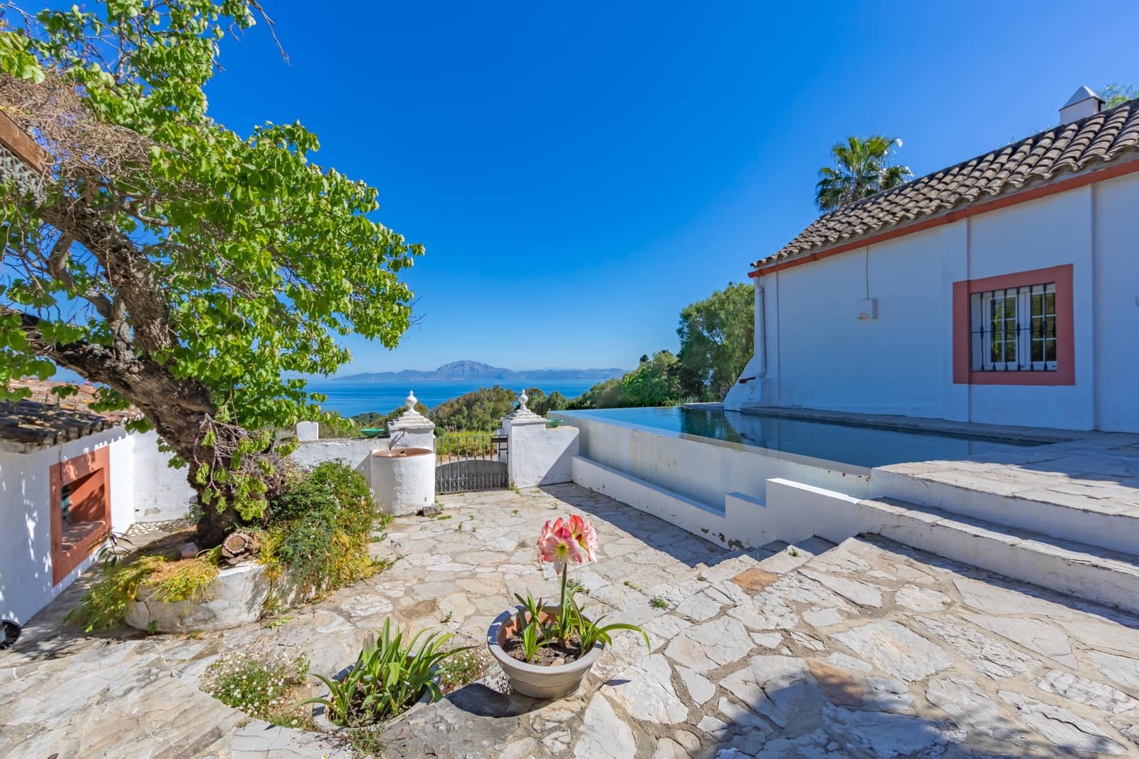 6 soverom Finca/Herregård til salgs i Tarifa med svømmebasseng garasje - € 4 550 000 (Ref: 8040441)