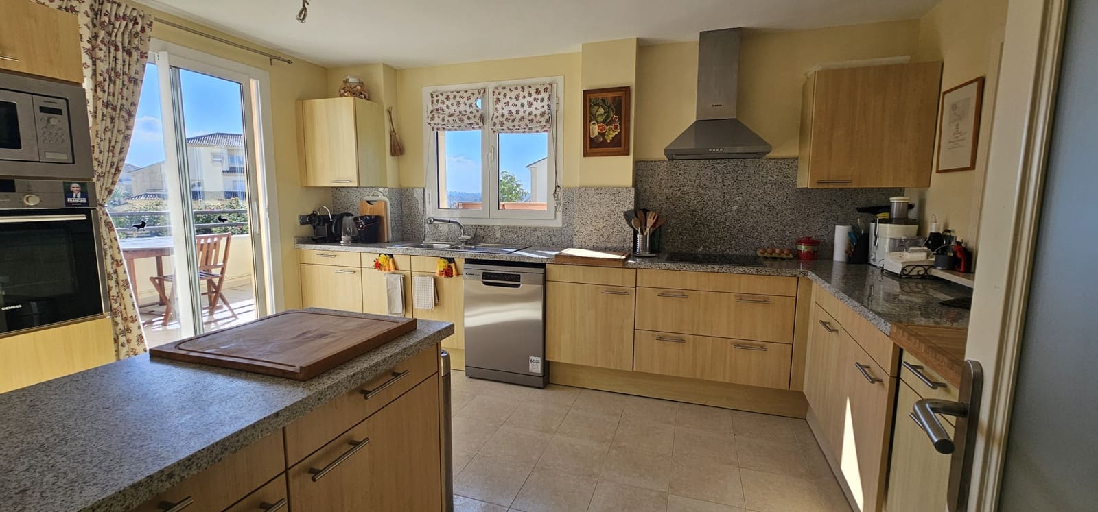 4 sypialnia Apartament na sprzedaż w San Roque z basenem garażem - 650 000 € (Ref: 8145108)