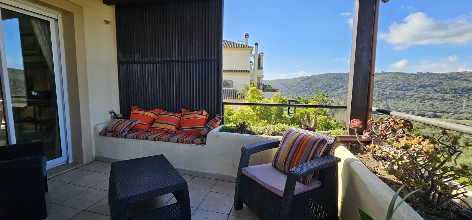 4 sypialnia Apartament na sprzedaż w San Roque z basenem garażem - 650 000 € (Ref: 8145108)