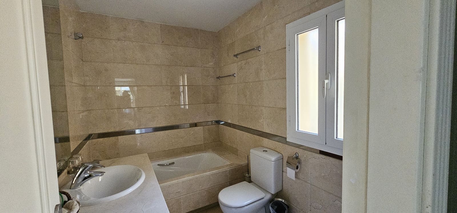 4 sypialnia Apartament na sprzedaż w San Roque z basenem garażem - 650 000 € (Ref: 8145108)