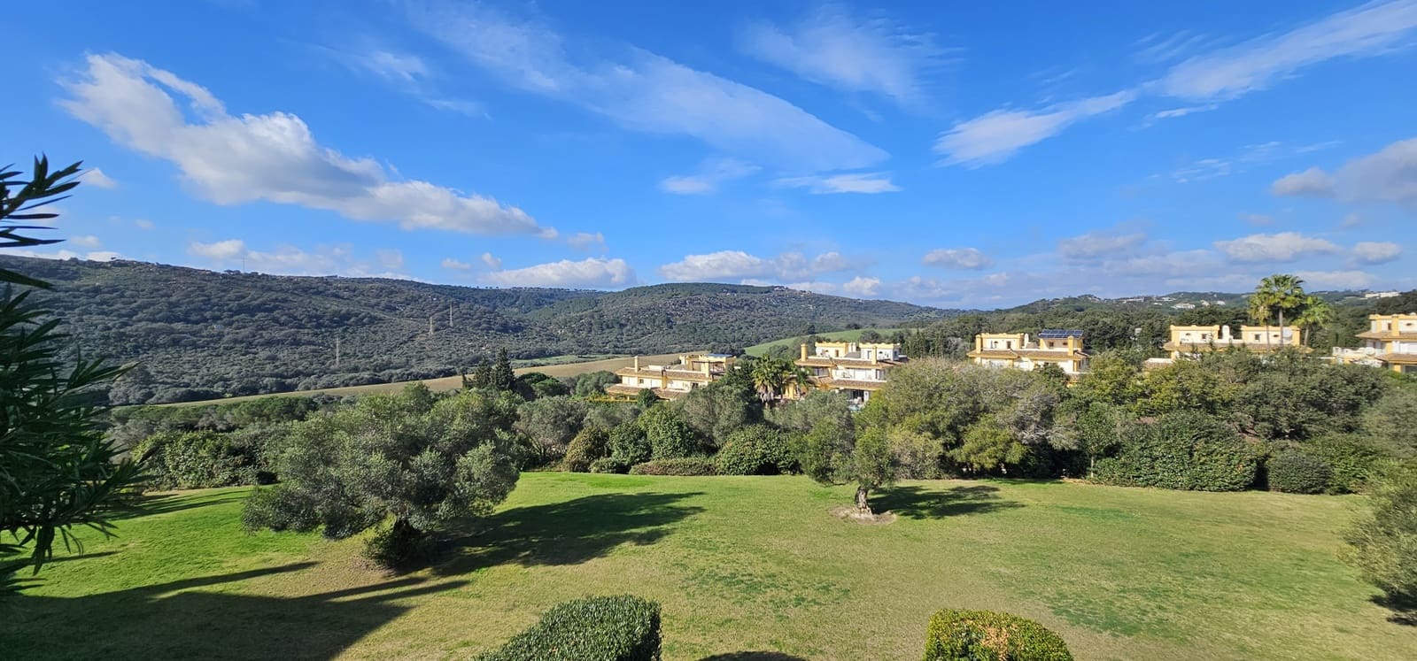 4 sypialnia Apartament na sprzedaż w San Roque z basenem garażem - 650 000 € (Ref: 8145108)