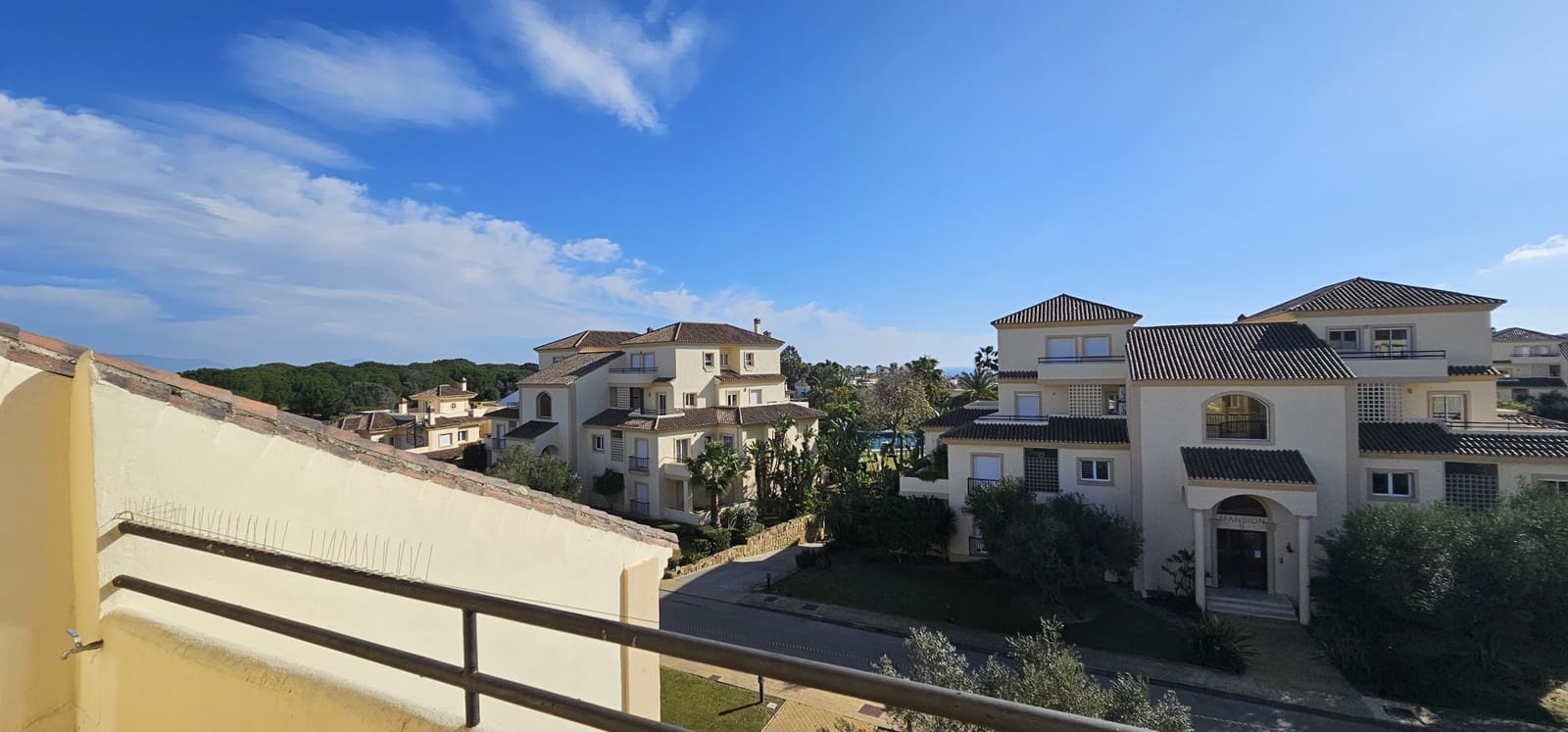 4 sypialnia Apartament na sprzedaż w San Roque z basenem garażem - 650 000 € (Ref: 8145108)