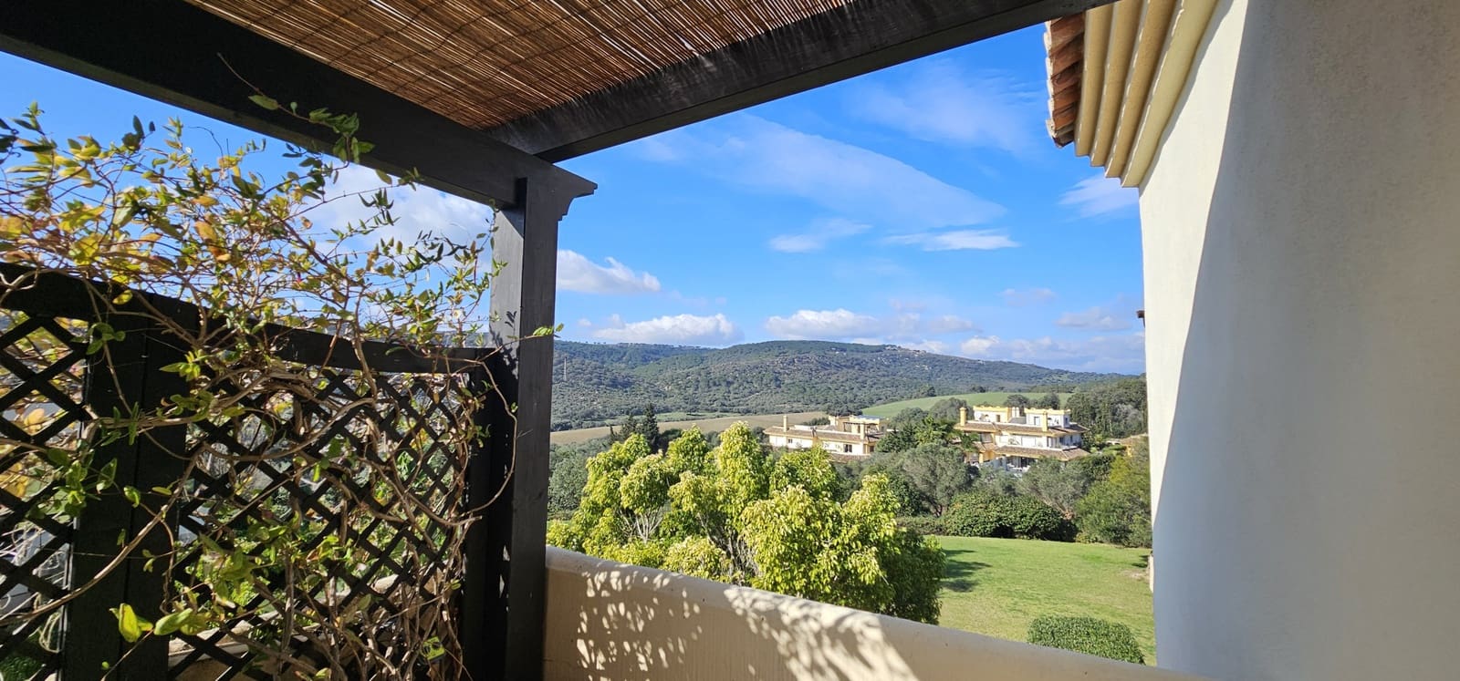 4 sypialnia Apartament na sprzedaż w San Roque z basenem garażem - 650 000 € (Ref: 8145108)