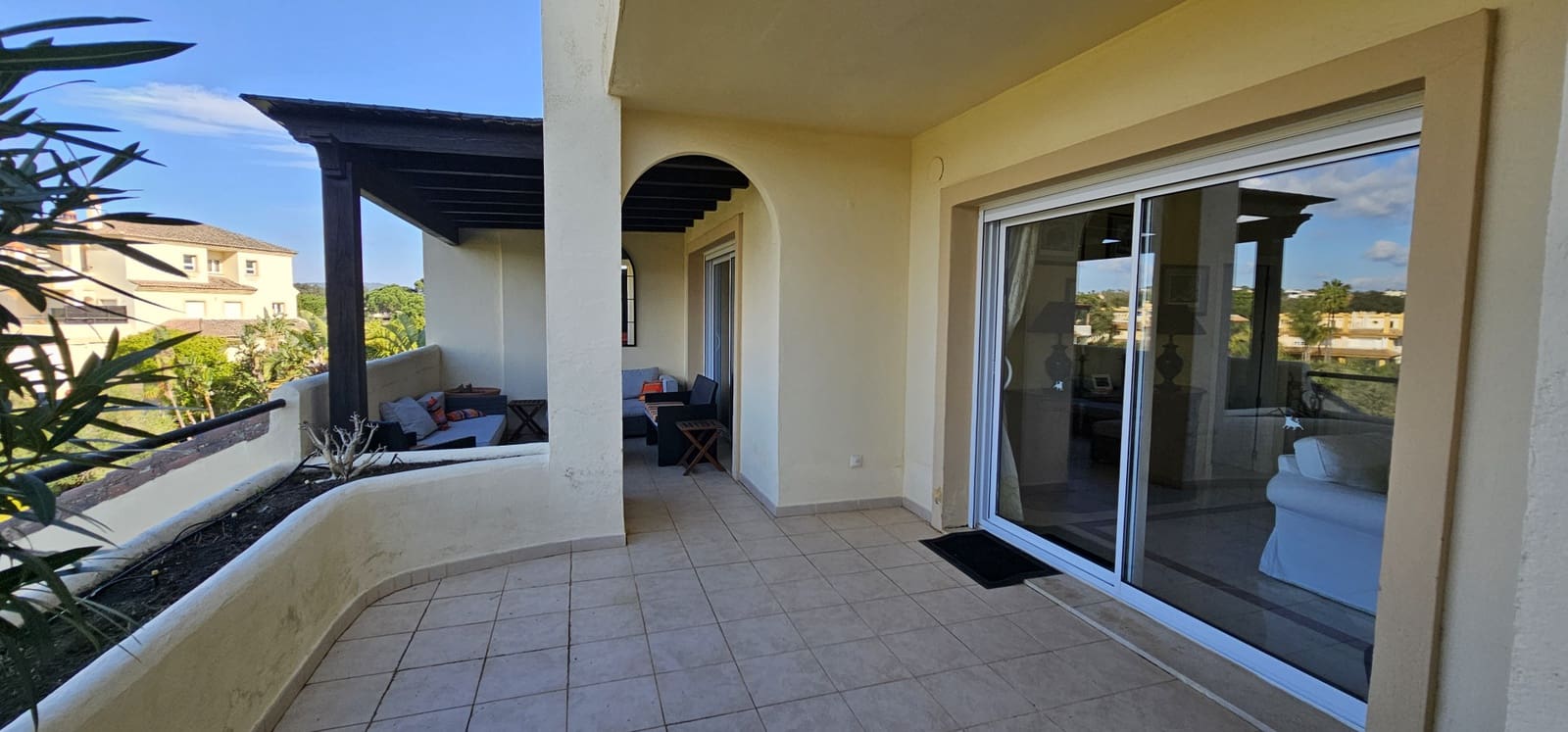 4 sypialnia Apartament na sprzedaż w San Roque z basenem garażem - 650 000 € (Ref: 8145108)