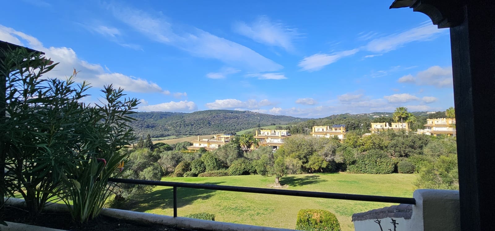 4 sypialnia Apartament na sprzedaż w San Roque z basenem garażem - 650 000 € (Ref: 8145108)