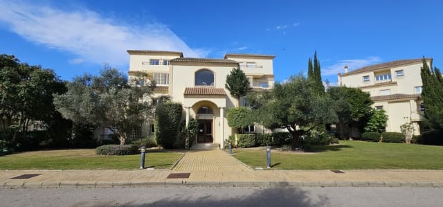 4 soveværelse Lejlighed til salg i San Roque med swimmingpool garage - € 590.000 (Ref: 8145108)