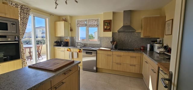4 soveværelse Lejlighed til salg i San Roque med swimmingpool garage - € 590.000 (Ref: 8145108)