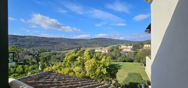 4 soveværelse Lejlighed til salg i San Roque med swimmingpool garage - € 590.000 (Ref: 8145108)