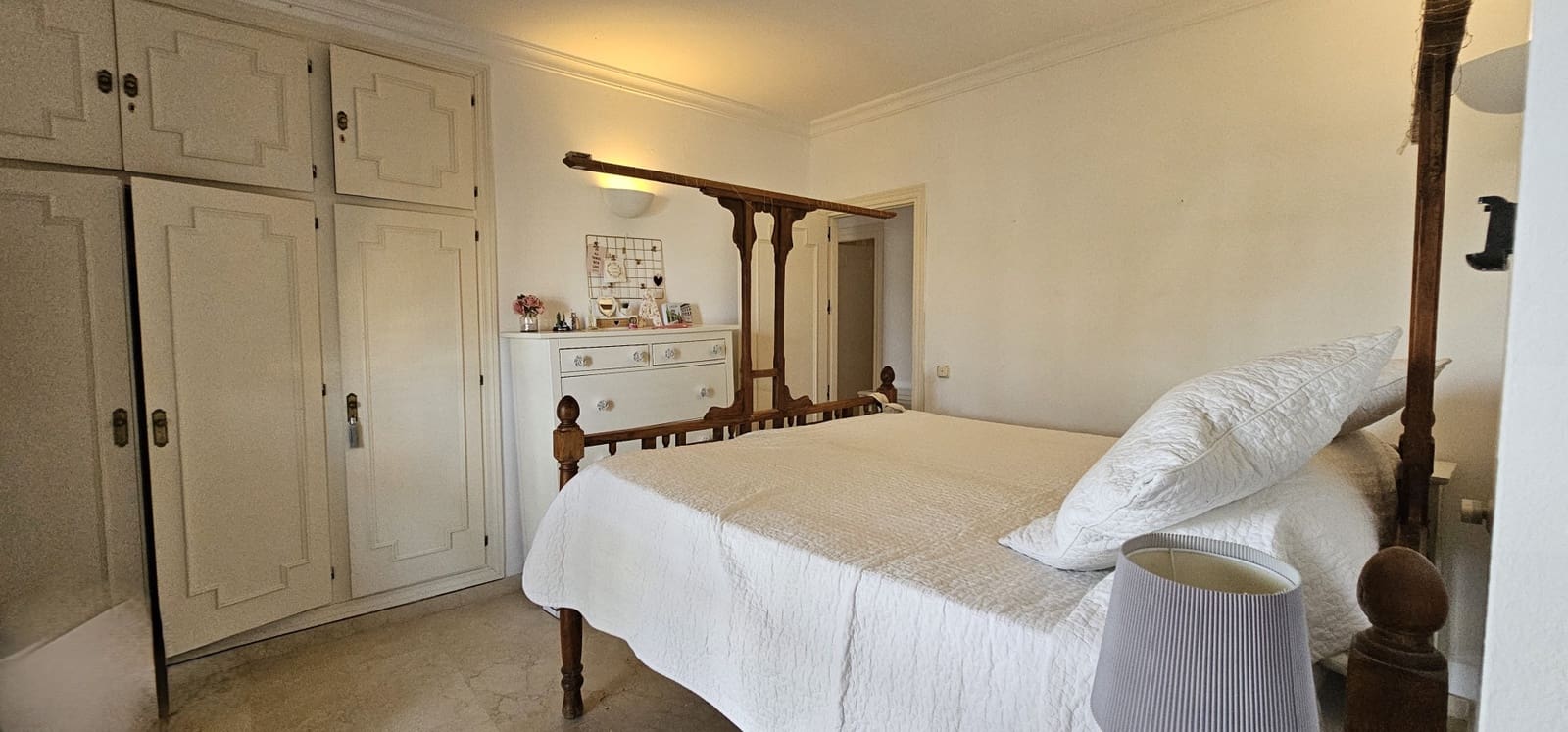5 bedroom Villa for sale in Sotogrande with pool - € 2,780,000 (Ref: 8532075)