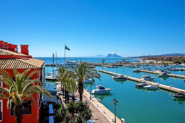 4 makuuhuone Kattohuoneisto myytävänä paikassa Sotogrande, San Roque mukana 
autotalli - 2 100 000 € (Ref: 8532076)