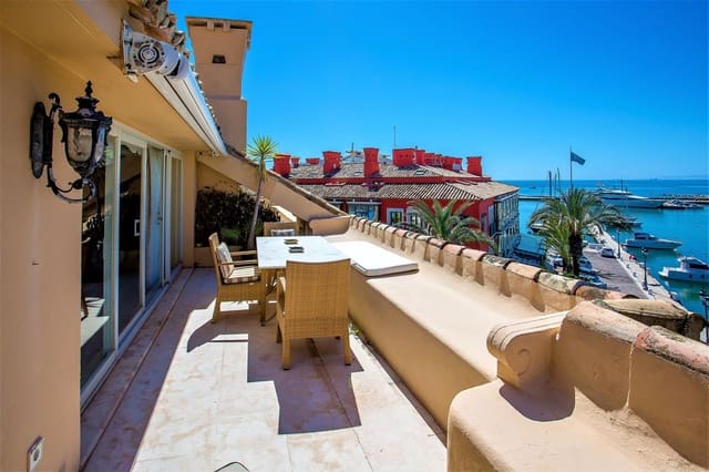 4 makuuhuone Kattohuoneisto myytävänä paikassa Sotogrande, San Roque mukana 
autotalli - 2 100 000 € (Ref: 8532076)