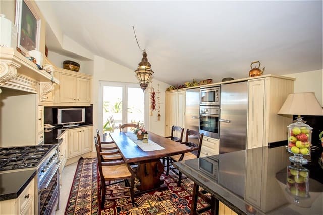 4 makuuhuone Kattohuoneisto myytävänä paikassa Sotogrande, San Roque mukana 
autotalli - 2 100 000 € (Ref: 8532076)