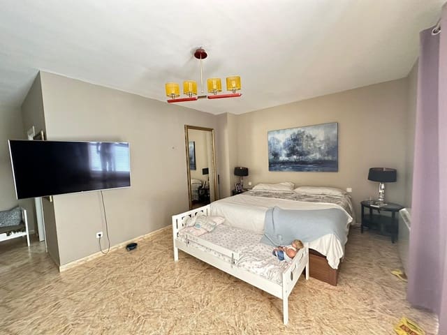 4 soverom Villa til salgs i Pueblo Nuevo de Guadiaro, San Roque med svømmebasseng garasje - € 875 000 (Ref: 8549210)