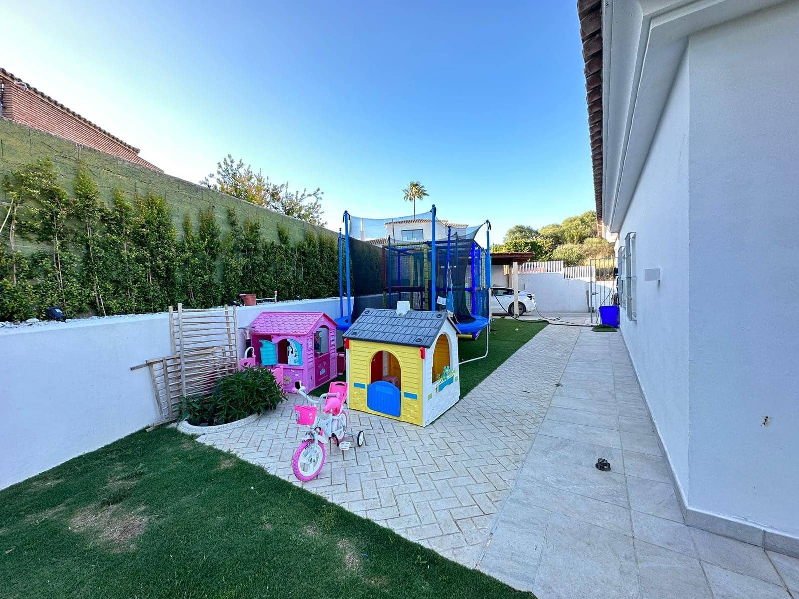 4 soverom Villa til salgs i Pueblo Nuevo de Guadiaro med svømmebasseng garasje - € 875 000 (Ref: 8549210)