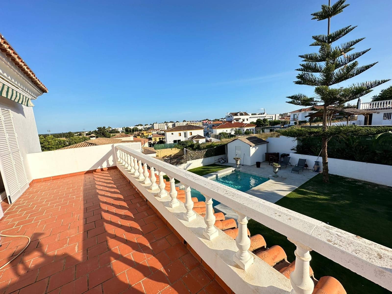 4 soverom Villa til salgs i Pueblo Nuevo de Guadiaro med svømmebasseng garasje - € 875 000 (Ref: 8549210)