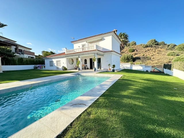 4 soverom Villa til salgs i Pueblo Nuevo de Guadiaro, San Roque med svømmebasseng garasje - € 875 000 (Ref: 8549210)