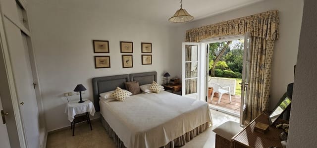 4 Zimmer Villa zu verkaufen in Sotogrande Alto, San Roque mit Pool Garage - 1.250.000 € (Ref: 8773308)