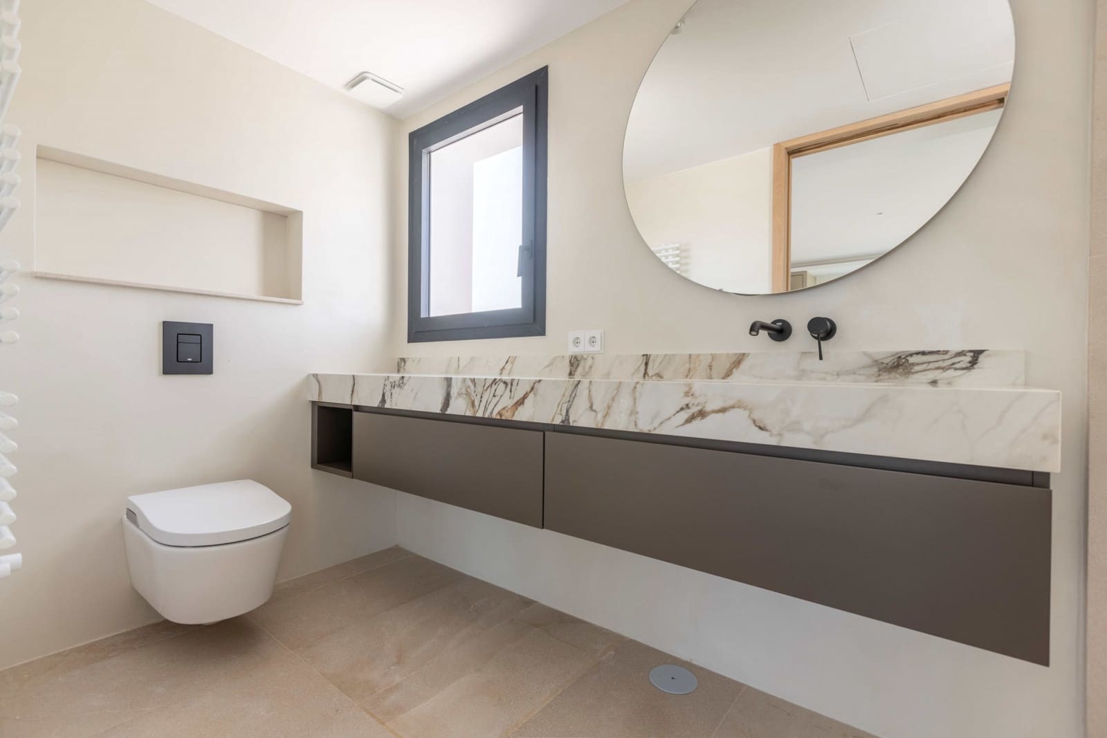 6 bedroom Villa for sale in Sotogrande with pool garage - € 6,975,000 (Ref: 8778211)