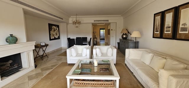 Apartamento de 2 habitaciones en Sotogrande Alto, San Roque en venta con piscina garaje - 695.000 € (Ref: 9163637)