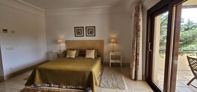 Apartamento de 2 habitaciones en Sotogrande Alto, San Roque en venta con piscina garaje - 695.000 € (Ref: 9163637)