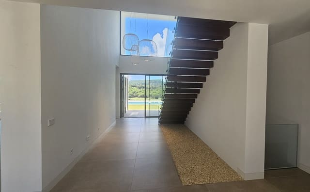 Chalet de 5 habitaciones en Sotogrande Alto, San Roque en venta con piscina garaje - 4.600.000 € (Ref: 9239802)