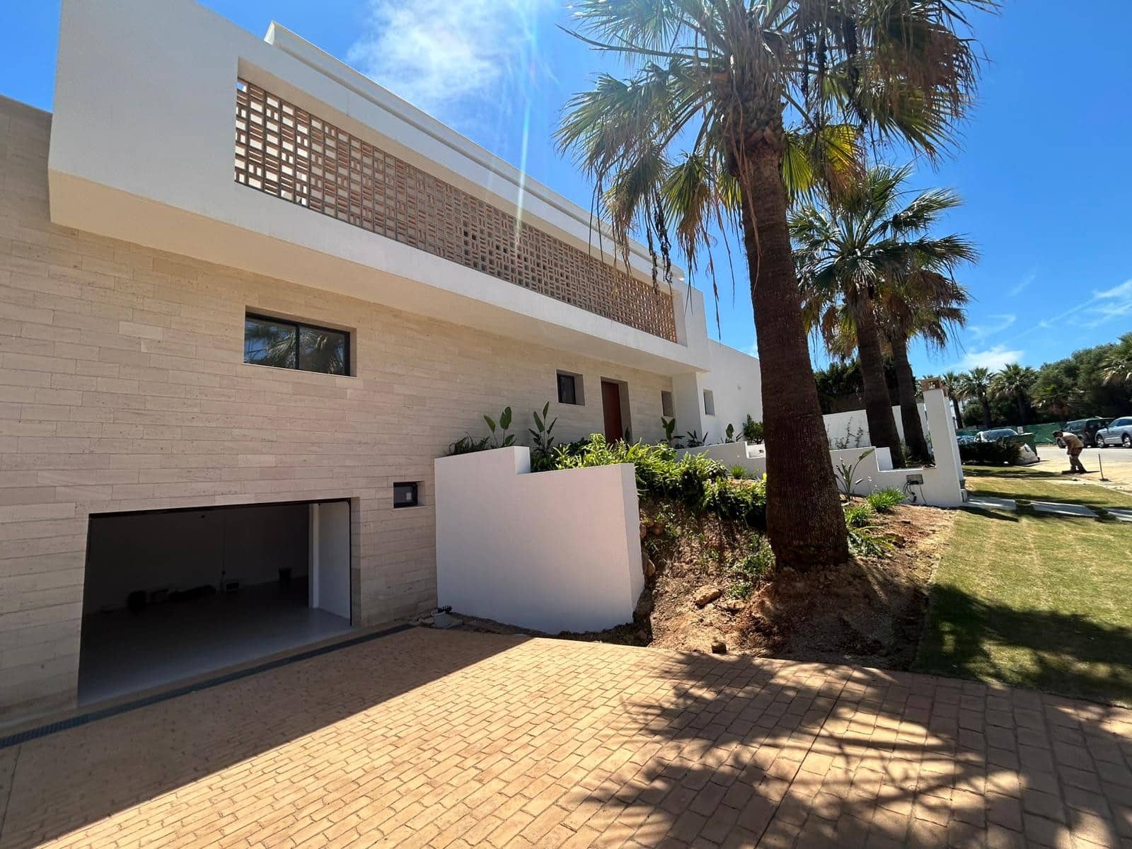 6 bedroom Villa for sale in Sotogrande with pool garage - € 2,600,000 (Ref: 9378896)