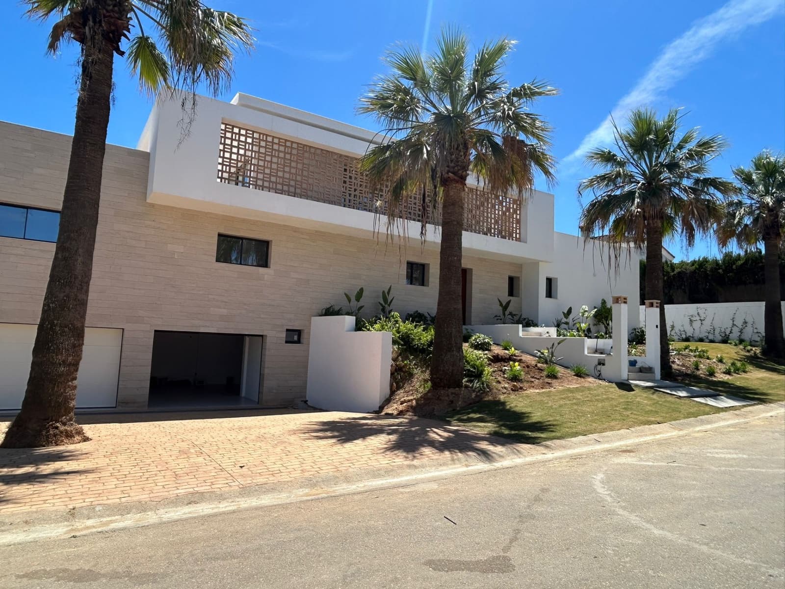 6 bedroom Villa for sale in Sotogrande with pool garage - € 2,600,000 (Ref: 9378896)
