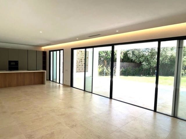 6 chambre Villa/Maison à vendre à Sotogrande Costa, San Roque avec piscine garage - 2 600 000 € (Ref: 9378896)