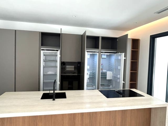 6 chambre Villa/Maison à vendre à Sotogrande Costa, San Roque avec piscine garage - 2 600 000 € (Ref: 9378896)