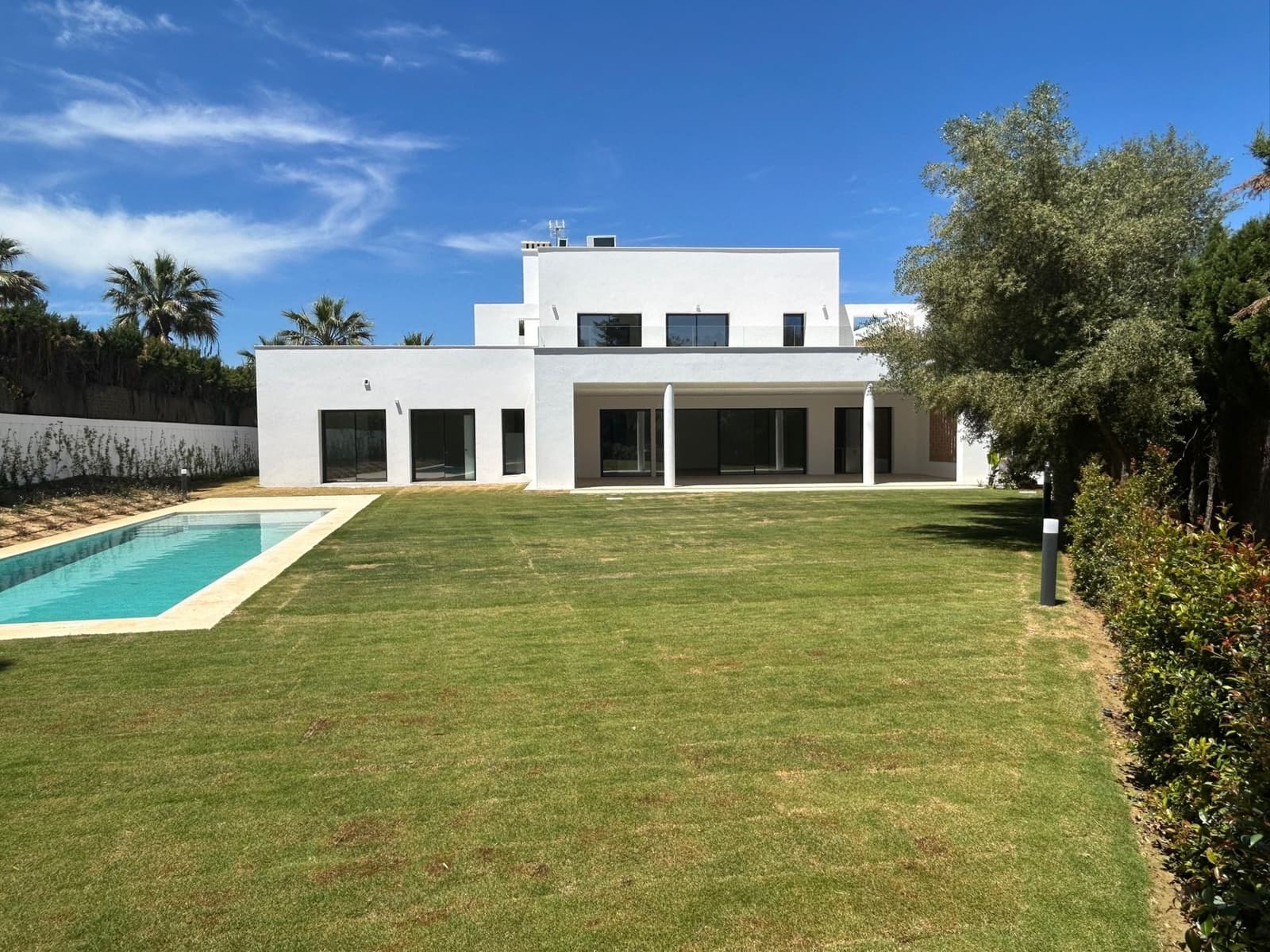 6 bedroom Villa for sale in Sotogrande with pool garage - € 2,600,000 (Ref: 9378896)