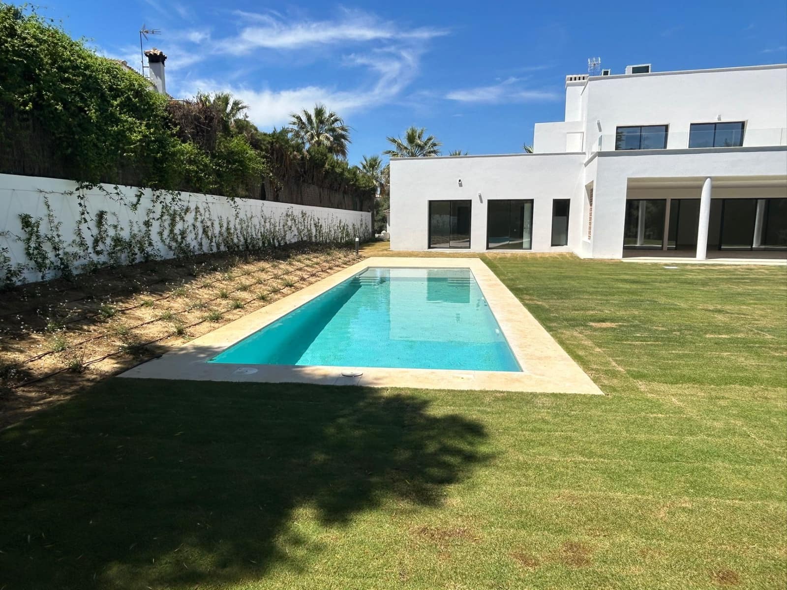 6 bedroom Villa for sale in Sotogrande with pool garage - € 2,600,000 (Ref: 9378896)