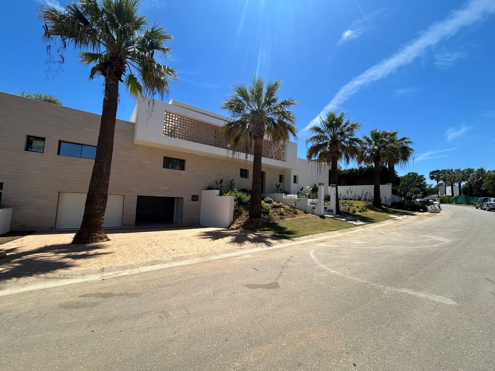 6 bedroom Villa for sale in Sotogrande with pool garage - € 2,600,000 (Ref: 9378896)