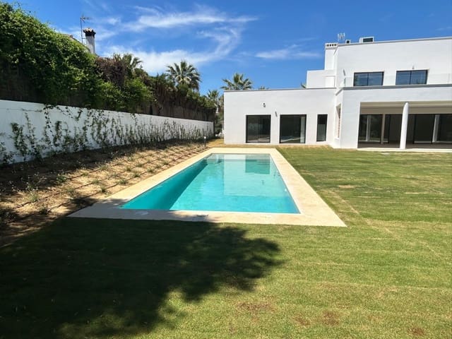 6 makuuhuone Huvila myytävänä paikassa Sotogrande Costa, San Roque mukana uima-altaan 
autotalli - 2 600 000 € (Ref: 9378896)