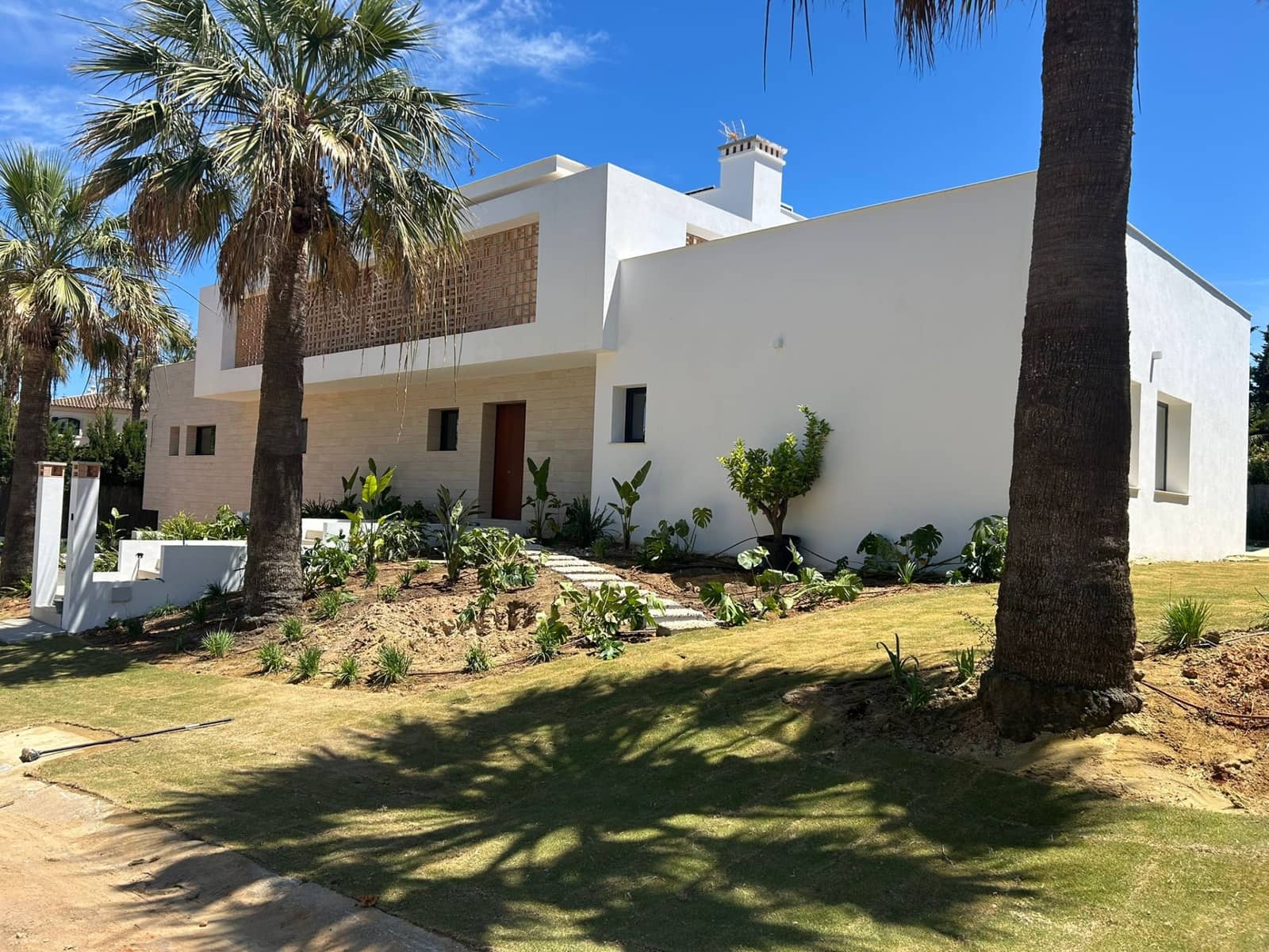 6 bedroom Villa for sale in Sotogrande with pool garage - € 2,600,000 (Ref: 9378896)