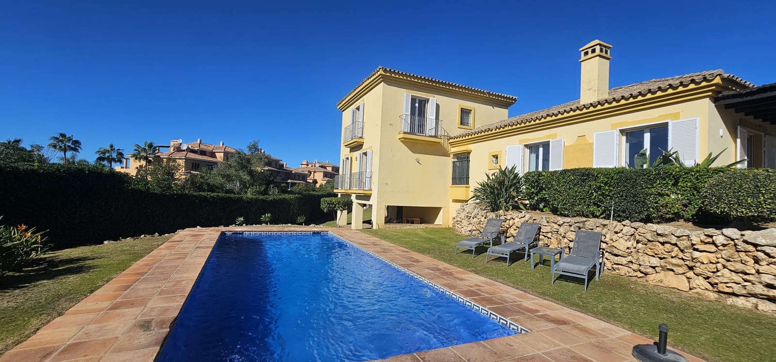 Chalet de 3 habitaciones en Sotogrande en venta con piscina garaje - 1.275.000 € (Ref: 9422184)