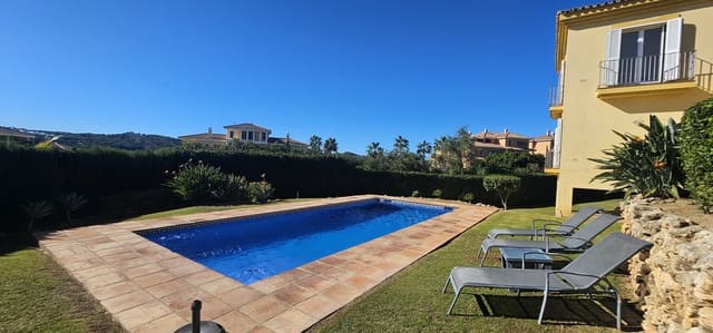 Chalet de 3 habitaciones en Sotogrande Alto, San Roque en venta con piscina garaje - 1.275.000 € (Ref: 9422184)