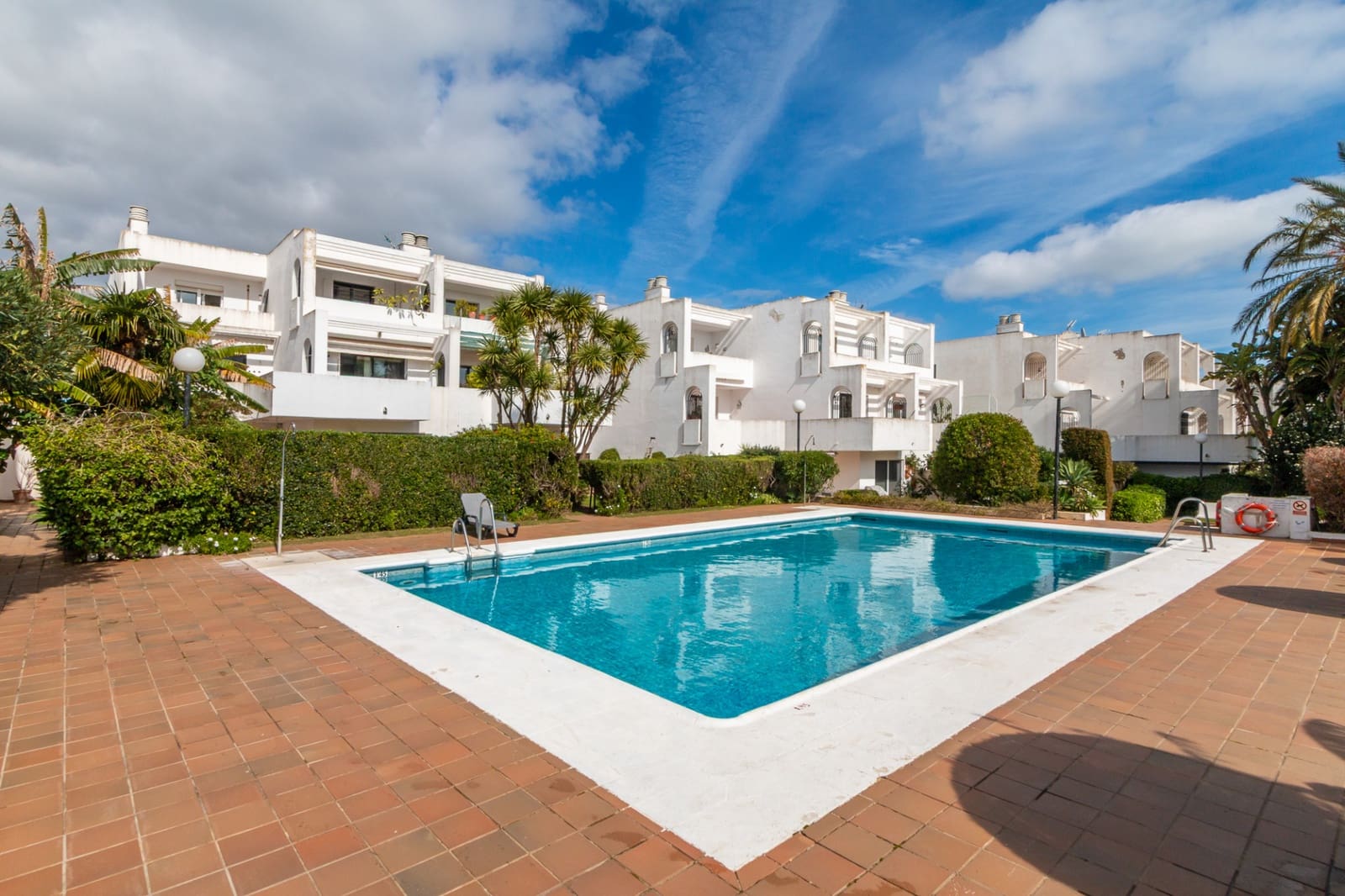 2 Zimmer Apartment zu verkaufen in Sotogrande mit Pool Garage - 355.000 € (Ref: 9615358)