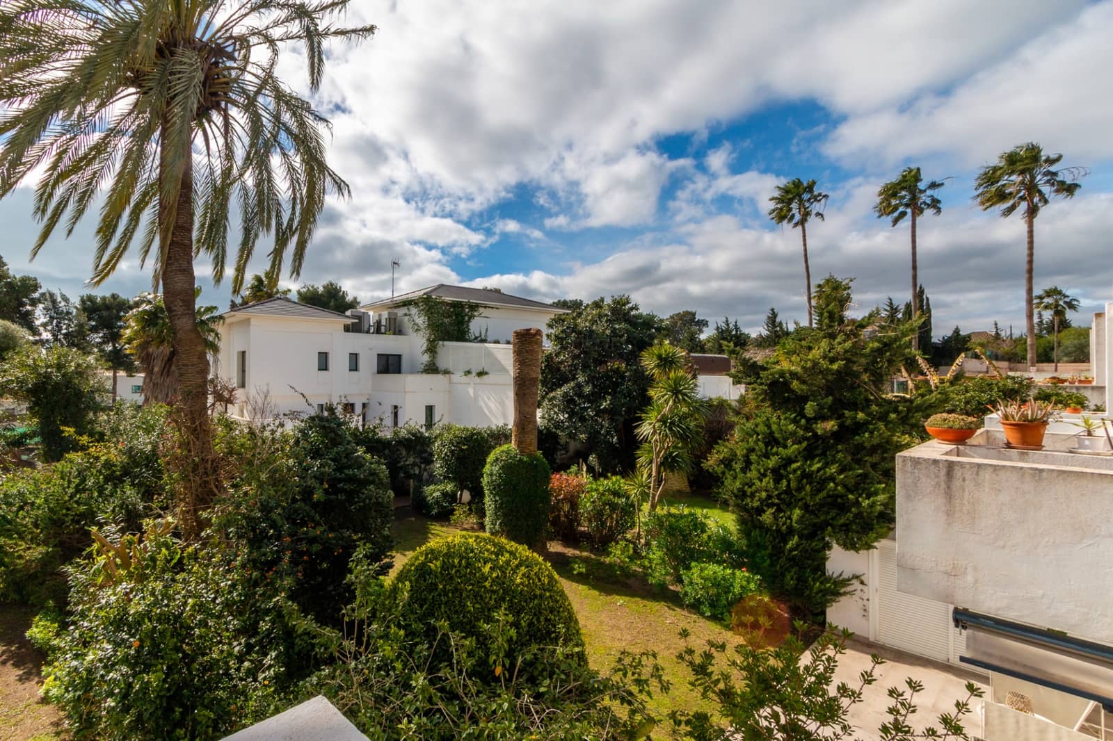 2 Zimmer Apartment zu verkaufen in Sotogrande mit Pool Garage - 355.000 € (Ref: 9615358)