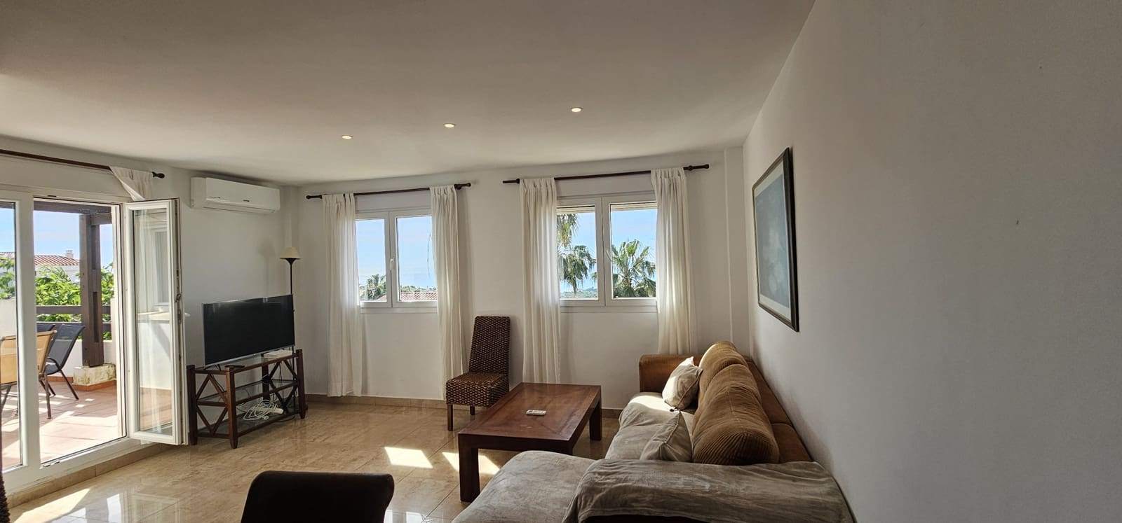 Apartamento de 3 habitaciones en La Duquesa / Puerto de la Duquesa en venta con piscina - 360.000 € (Ref: 9794360)