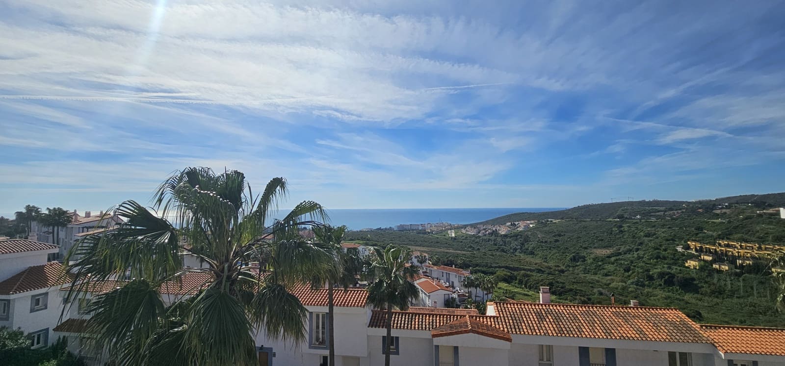 Apartamento de 3 habitaciones en La Duquesa / Puerto de la Duquesa en venta con piscina - 360.000 € (Ref: 9794360)