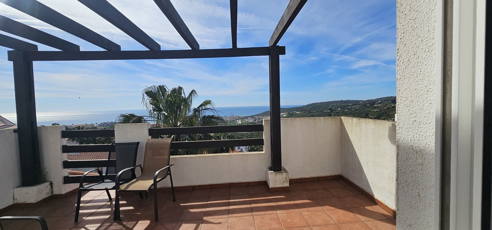 Apartamento de 3 habitaciones en La Duquesa / Puerto de la Duquesa en venta con piscina - 360.000 € (Ref: 9794360)