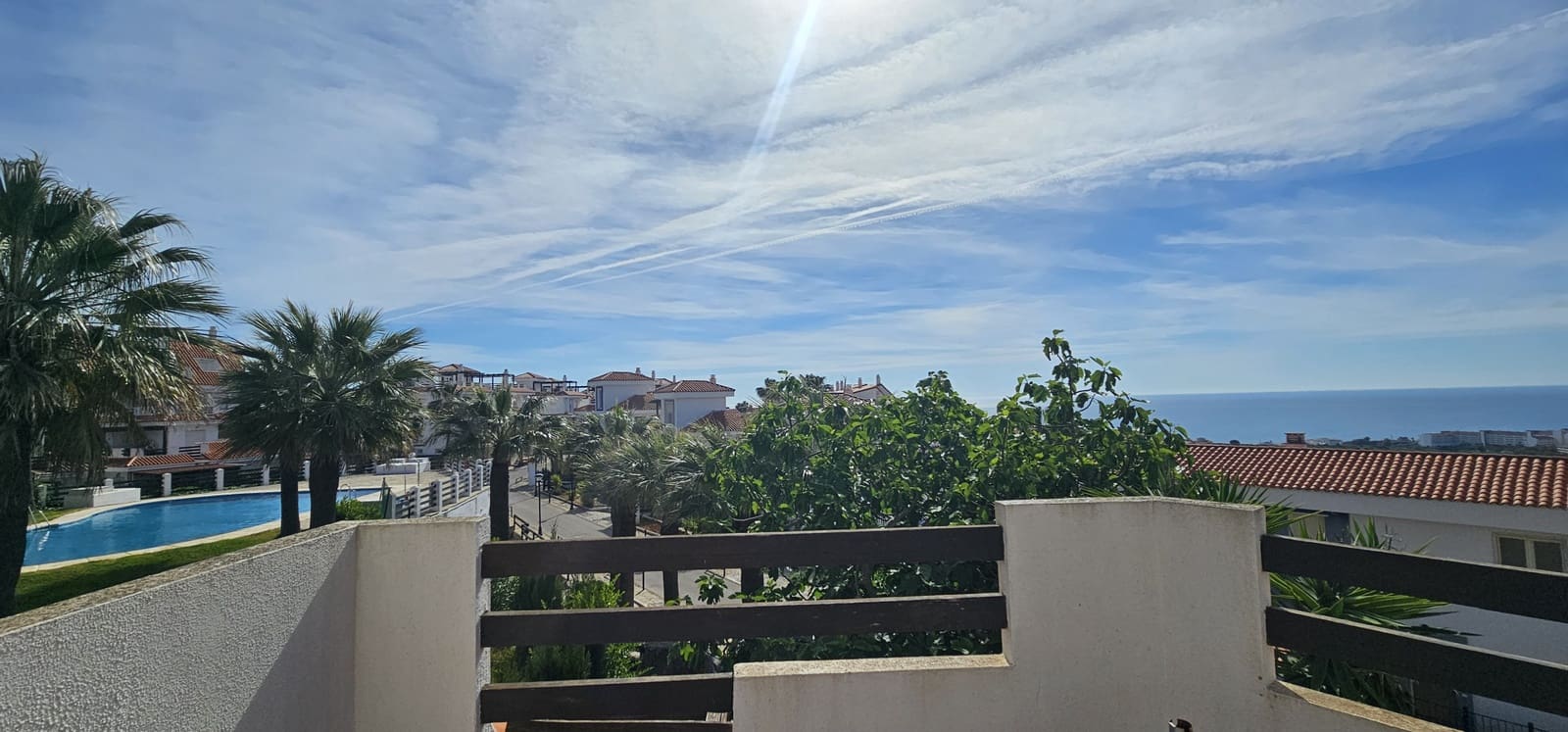 Apartamento de 3 habitaciones en La Duquesa / Puerto de la Duquesa en venta con piscina - 360.000 € (Ref: 9794360)