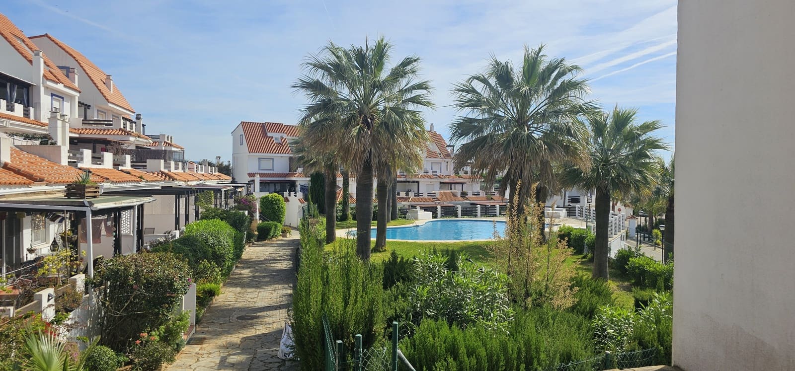 Apartamento de 3 habitaciones en La Duquesa / Puerto de la Duquesa en venta con piscina - 360.000 € (Ref: 9794360)