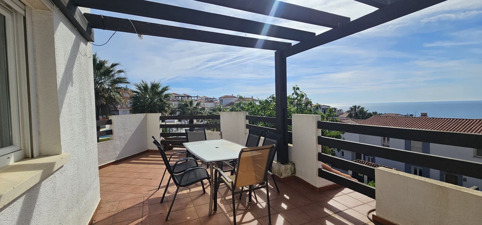 3 slaapkamer Appartement te koop in La Duquesa / Puerto de la Duquesa met zwembad garage - € 360.000 (Ref: 9794360)